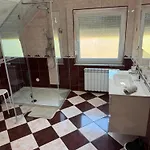 House Apartman *