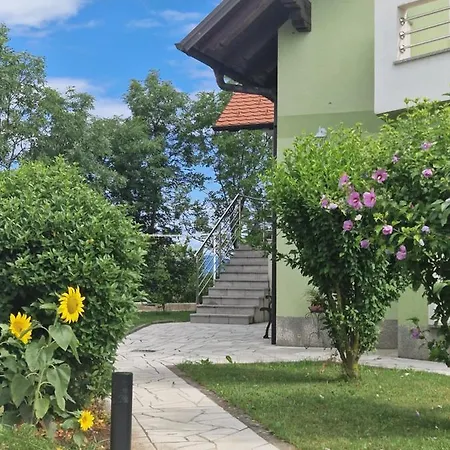 House Apartment *