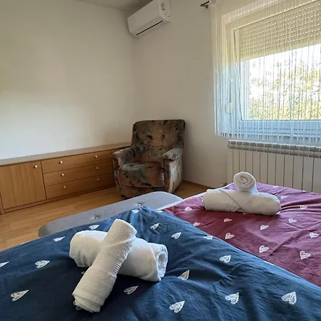 House Apartman *